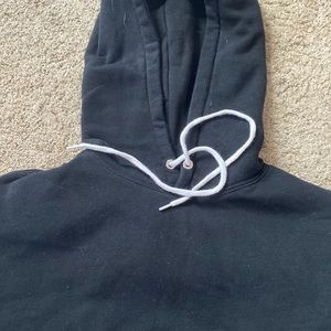 Cropped black sweatshirt